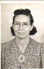 Lena Mayo's Instagram, Twitter & Facebook