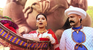 Peshwa Bajirao First Episode Lives Up To The High Expectations Desimartini What with those fountains, chandeliers and drapes, and the headgears and jewellery that seem to weigh the. desimartini