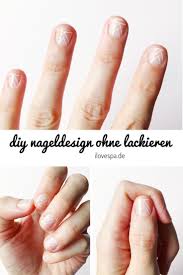 Um sie zu inspirieren, haben wir 21 elegante nageldesigns für kurze nägel gefunden. Diy Nageldesign Ohne Lackieren Mit Nail Wraps Schlichte Manikure Fur Kurze Nagel Ganz Easy Selber Nagel Selbstgemacht Manikure Kurze Nagel Nagelkunst Design