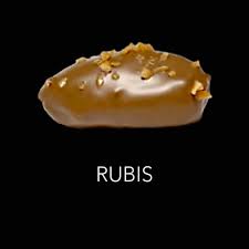 Rubis Datte Fourree Au Caramel Beurre Sale Nappee De Chocolat Au Lait Et Parsemee D 039 Eclats De Caramel Maitre Datt Dattes Chocolat Au Lait Alimentation