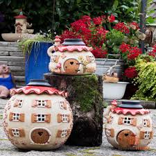 Steffi Ernst Fleury On Instagram Die Keramik Lichthauser Sind Fur Den Garten Oder Fur Geschlossenen Geeignet Wenn Die So Solarkugeln Kugel Haus Und Garten