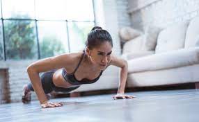 Se avete bisogno di perdere dei chili di troppo, l'attività consigliata è quella cardio come ad esempio la corsa o comunque attività aerobica ma essendo costretti a stare in casa, vediamo quale è la migliore ginnastica da fare a casa, per perdere i chili di troppo. Dimagrire A Casa Perdere Peso Allenandosi In Casa Ginnastica A Casa