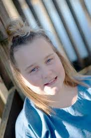 Heather Larimore's Instagram, Twitter & Facebook