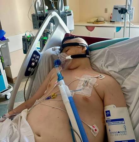 💔 The photo can take your breath away. I've been closely following the  latest on 15-year-old cancer warrior Will Roberts, and just hours after my  post this morning, his mom shared