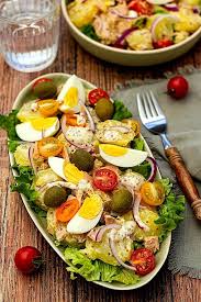 Salade De Pommes De Terre Au Thon Oeufs Durs Et Sauce Yaourt A La Moutarde Amandine Cooking Salade Pomme De Terre Recette Salade Ete Salade Pomme