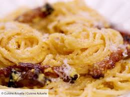 Les Vrais Spaghettis Carbonara Recettes Recette En 2020 Spaghetti Carbonara Recettes De Cuisine Recette