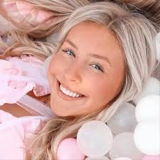 Emily Morlock's Instagram, Twitter & Facebook