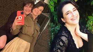 Biyografi dedesi cümbüş enstrümanını icat eden, zeynel abidin cümbüş'tür. Esra Dermancioglu Zarif Ruhlum Dunyaya Geldi Teneec