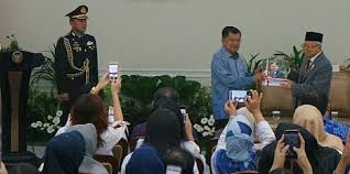 May 25, 2007 in sambil_lewat. Wapres Ma Ruf Amin Biasanya Orang Takut Sama Angka 13 Saya Tidak Merdeka Com