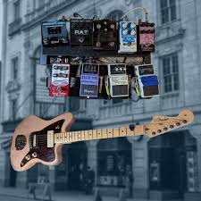 It was so great getting to film an updated episode of Gear Masters with Spencer  Hazard of Full of Hell before the Chicago date of their recent tour with  Fit For An