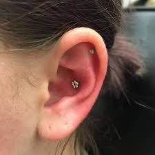 How To Clean Back Of Fresh Conch Piercing : R/Legitpiercing