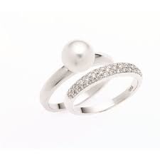 Pearl Wedding Ring Sets Jpg 600 600 Pixels Pearl Wedding Ring Traditional Engagement Rings Pearl Engagement Ring