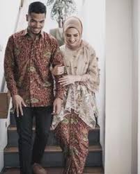 9 rekomendasi baju muslim seragam keluarga untuk menambah kekompakan / berikut contoh susunan acara yang biasanya dibaca oleh pembawa acara dalam bentuk teks mc untuk acara pernikahan, lamaran, perpisahan dan sebagainya. 71 Couple Sarimbit Ideas In 2021 Kebaya Kebaya Dress Model Kebaya
