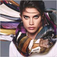 Various Campaigns Sara Sampaio Women Wear How To Wear