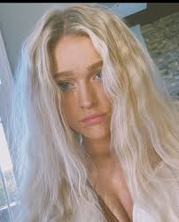 lexa (@lexaburkholder) • Instagram photos and videos