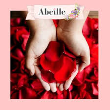 Di indonesia banyak jenis tumbuhan termasuk bunga yang sebenarnya memiliki banyak manfaat, salah satunya bunga rosella. Kelopak Bunga Mawar Artificial Rose Petals Properti Foto Shopee Indonesia