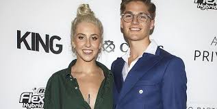 De har tre döttrar och en son. Parnevik Dottrar