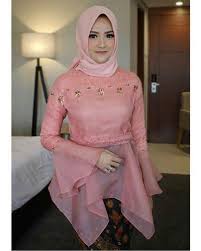 Dengan desain anti mainstream ini, bisa dipastikan bahwa penampilan anda akan menyita perhatian banyak pasang mata. 30 Model Baju Anak Bahan Organza Terkini