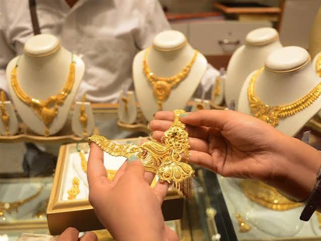 Silver Price Slumps ₹32,000Kg | Gold Down ₹7,00010gm