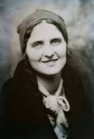 Bonnie Colley's Instagram, Twitter & Facebook