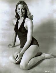 Cybill (cybill shepherd) gets unexpected help from former fan and bank loan officer minnie arbogast (paula poundstone). Pulp International Cybill Shepherd