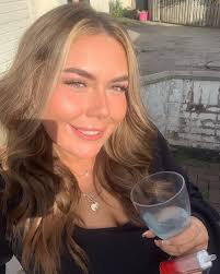 Erin Davies 🌻 (@erindavies99) • Instagram photos and videos