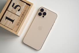 Apple, yeni telefonlarını canlı yayınla tanıttı. Iphone 12 Pro Ve Pro Max Renkleri Akilli Telefon