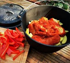 Pulled Chicken Aus Dem Dutch Oven Mit Paprika Und Kartoffeln Rezept Schichtfleisch Rezept Gegrilltes Schweinefilet Rezepte