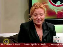 Claudia liptai is an actress, voice actress and television presenter. Liptai Claudia Azt Erzem Hogy Nem Akarok Elni 1 Resz Flv Chords Chordify