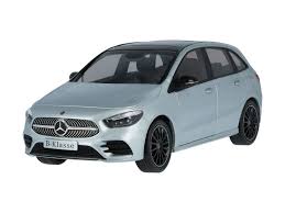 Modele Reduit Mercedes Classe B Amg W247 1 18eme Commander