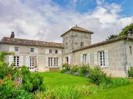Huis Te Koop In Jarnac Charente Prachtige Vrijstaande Stenen Logis Met Tweede Vrijstaand Huis Twee Garages En Bijgebouwen Bos Geh Deco Voyage Voyage