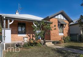 62 Spring Street Orange Nsw 2800 Image 0 Selling House Street Outdoor Decor