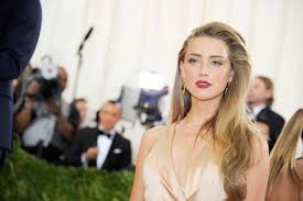 Amber Heard on Coming Out as Bisexual: Everyone Told Me It Would End My  Career | Glamour