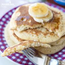 Clatite Pufoase Cu Banane Pentru Copii Toddler Banana Pancakes Madeline Ro Banana Pancakes Food Pancake Day