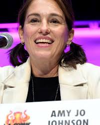 Forever the PINK Power Ranger Amy Jo Johnson takes the stage to talk about  what she is currently working