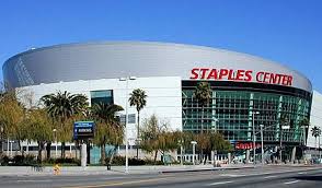 周四早上，nba西岸决赛迎来g6的争夺，成功「续命」的快艇将回师史达普斯中心球场迎战太阳。每到命悬一线的时候，快艇总能激发斗志拿下胜利，反而太阳错过大好主场晋级机会后恐怕意志会所有消沉，不妨看好前者今仗借助主场威力扳平比分。 面对「win or go home」一战，快艇三军用命，不仅p.佐. æ´›æ‰ç£¯æ—…éŠ Nbaæ¹–äººéšŠå'Œå¿«è‰‡éšŠä¸»å ´ å²å¦æ³¢ä¸­å¿ƒstaples Center è·¯è·¯è¡ŒçŽ©éå…¨ä¸–ç•Œ