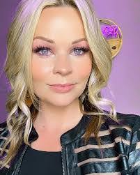 Dawn Dare's Instagram, Twitter & Facebook