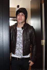 Pin By Rosaline Teacup On P E T E W E N T Z Andy Hurley Pete Wentz Joe Trohman