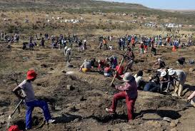 Some of dem tell ladysmith herald on monday morning say dem bin dey try to dig as much as dem fit diamond or stones? Ldbxphbcmasbem