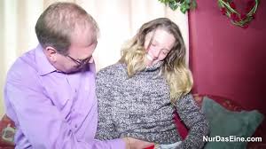 Papa fickt seine kleine Stief Tochter nach den Hausaufgaben | xHamster