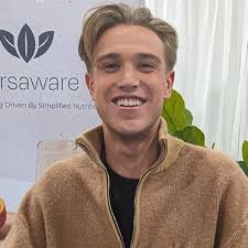 Ripped Too Hot to Handle's Creed McKinnon unveils his new AI-powered smart  cooking line that helps fans get fit like him