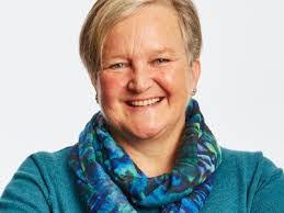 Paula Ainsworth's Instagram, Twitter & Facebook