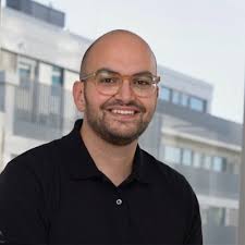 As the year comes to an end, so does my time with PwC Deutschland. After  2.5 years, I'm packing up and taking with me: 💡The feeling of having made  an impact with