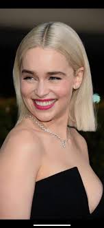 I've been down so lately and I've cried my life out😭 nobody wants to send  me a Christmas gift 😭😭