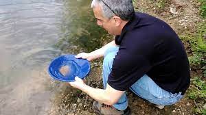 Gold Panning In Guadalupe River In Seguin Texas Youtube