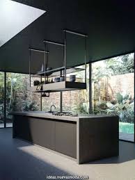 grandioso zwevende design afzuigkap boven kookeiland spazio van falmec keuken keukende modern kitchen design black kitchens home remodeling