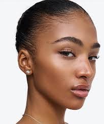 Desiree Dare's Instagram, Twitter & Facebook