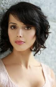 One of an elegant way of creating a feminine look with short bob hairstyles is to go for loose, big curls. 30 Easy Hairstyles For Short Curly Hair The Trend Spotter