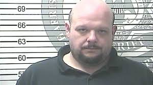 Casino employee accused of stealing from slot machine