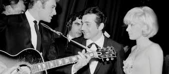 Et johnny hallyday se révèle décidément être un grand sentimental. Johnny Hallyday Et Sylvie Vartan La Grande Histoire D Amour